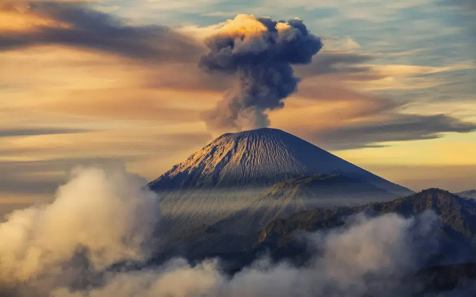 vulcano semeru